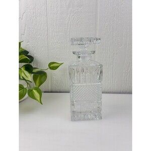 Cut Crystal Decanter Square Diamond Cut 16 Point Star Base w Faceted Stopper Vtg